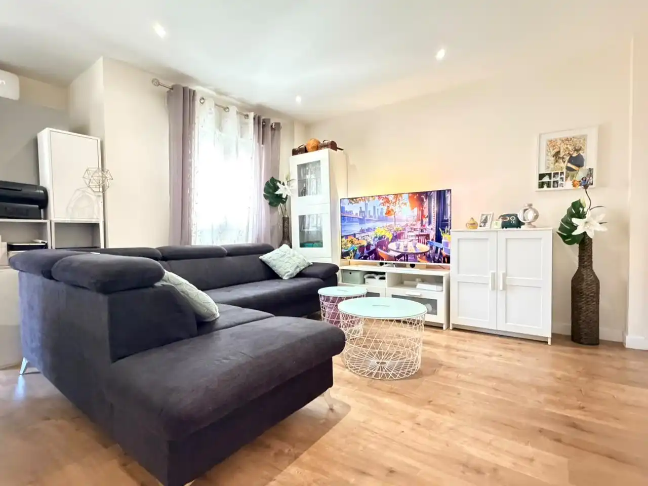 Living room of Flat for sale in Madrid  with Air Conditioner, Heating and Terrace