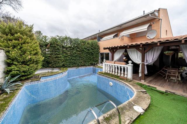 Casa adosada en Venta en Calle BUGANVILLA, 12 en El Robledal