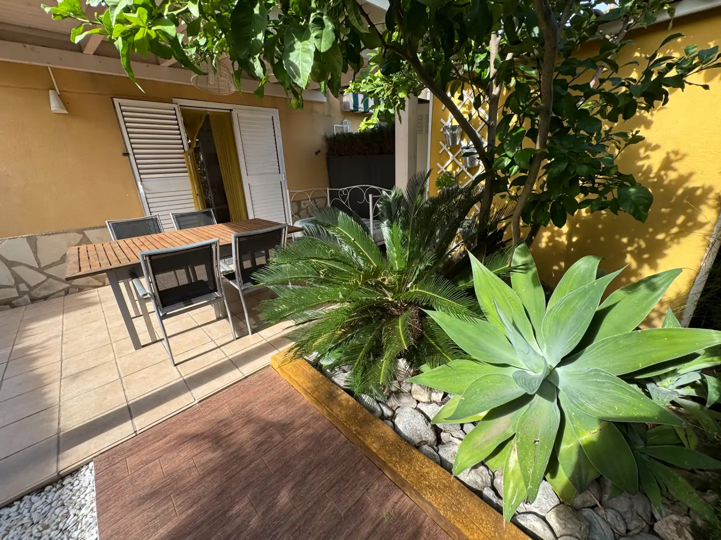 Terrassa de Casa adosada en venda en Oliva amb Aire condicionat, Calefacció i Jardí privat