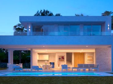 Chalet con piscina en venta en Río Real - Los Monteros