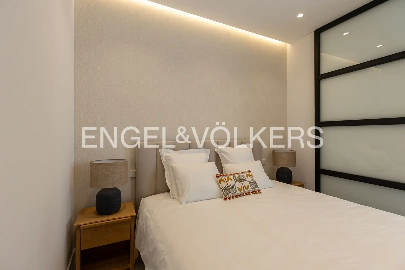 Bedroom of Flat for sale in Madrid  with Air Conditioner, Heating and Furnished