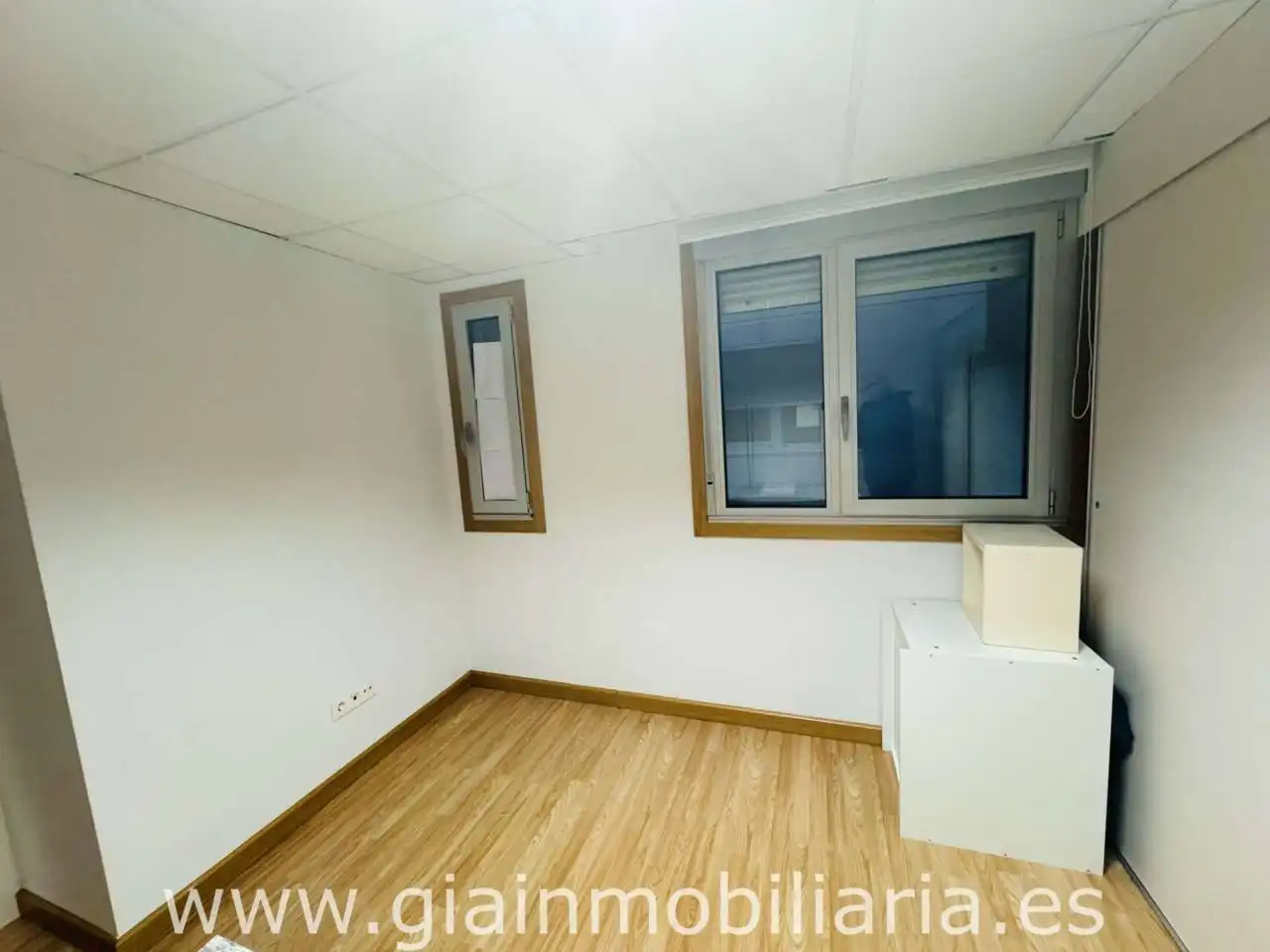 Office for sale in O Porriño    with Air Conditioner and Heating