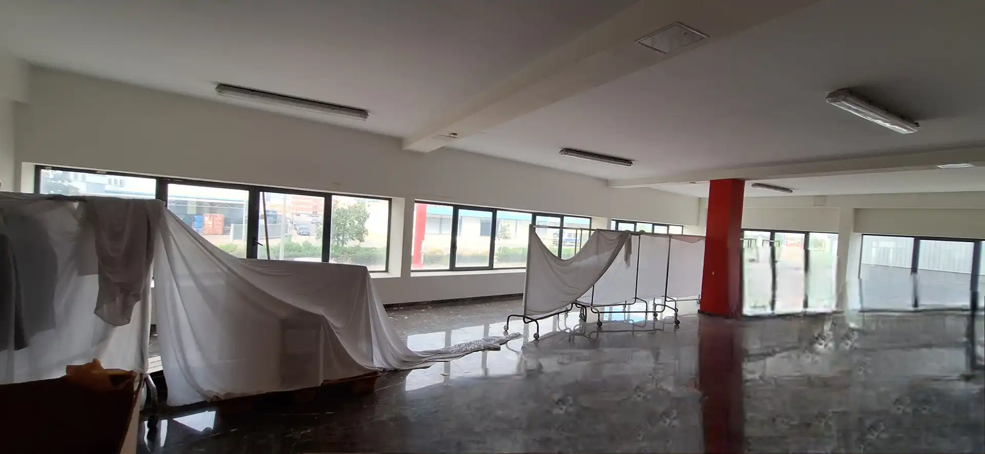 Industrial buildings for rent in La Pobla de Farnals