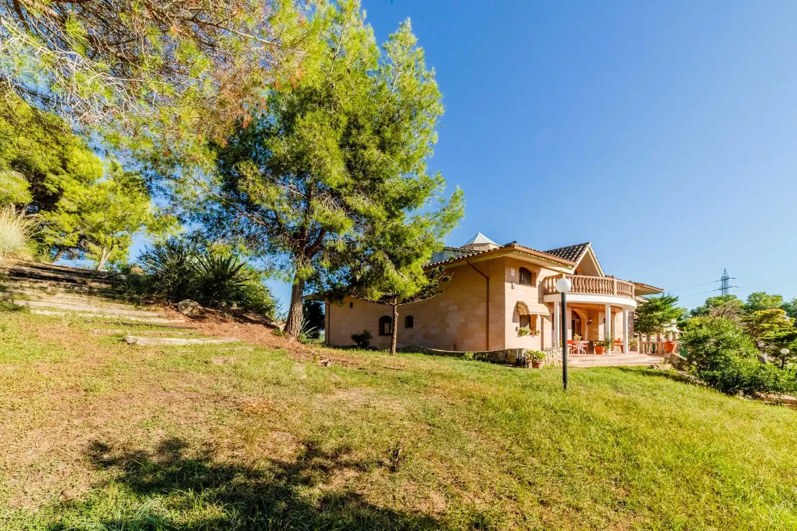 Vista exterior de Casa o chalet en venta en Cubelles con Aire acondicionado, Calefacción y Jardín privado