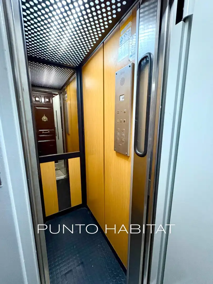 Piso en venta en Barcelona con Balcón