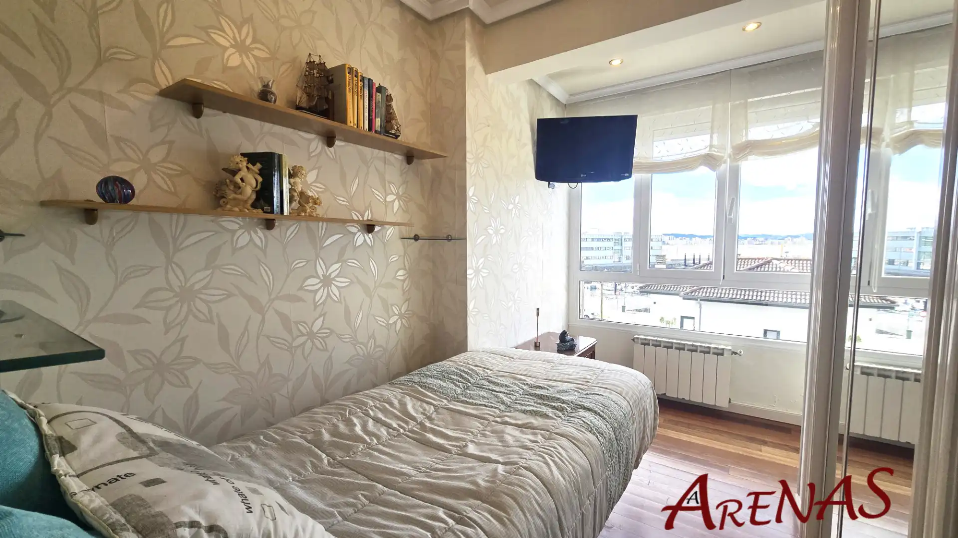 Schlafzimmer von Wohnung zum Verkauf in Laredo mit Heizung, Parkett und Möbliert