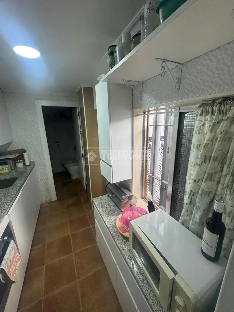 Cuina de Casa adosada en venda en Córdoba amb Aire condicionat