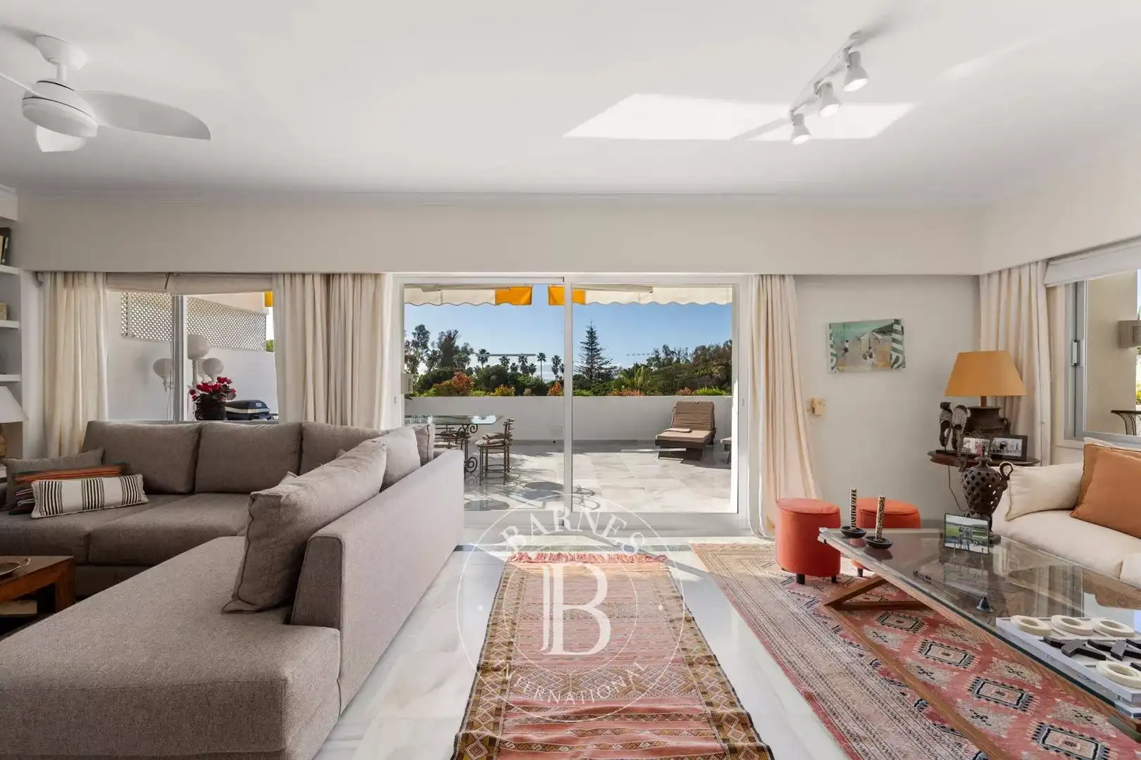 Sala de estar de Piso en venta en Marbella con Calefacción, Terraza y Trastero