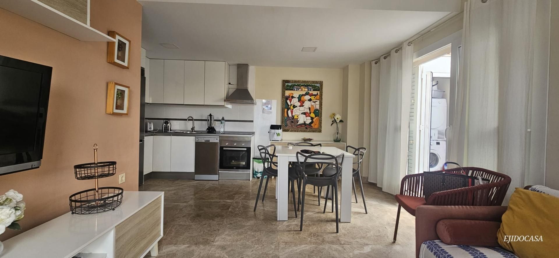 Cuina de Pis en venda en El Ejido amb Aire condicionat, Terrassa i Piscina comunitària