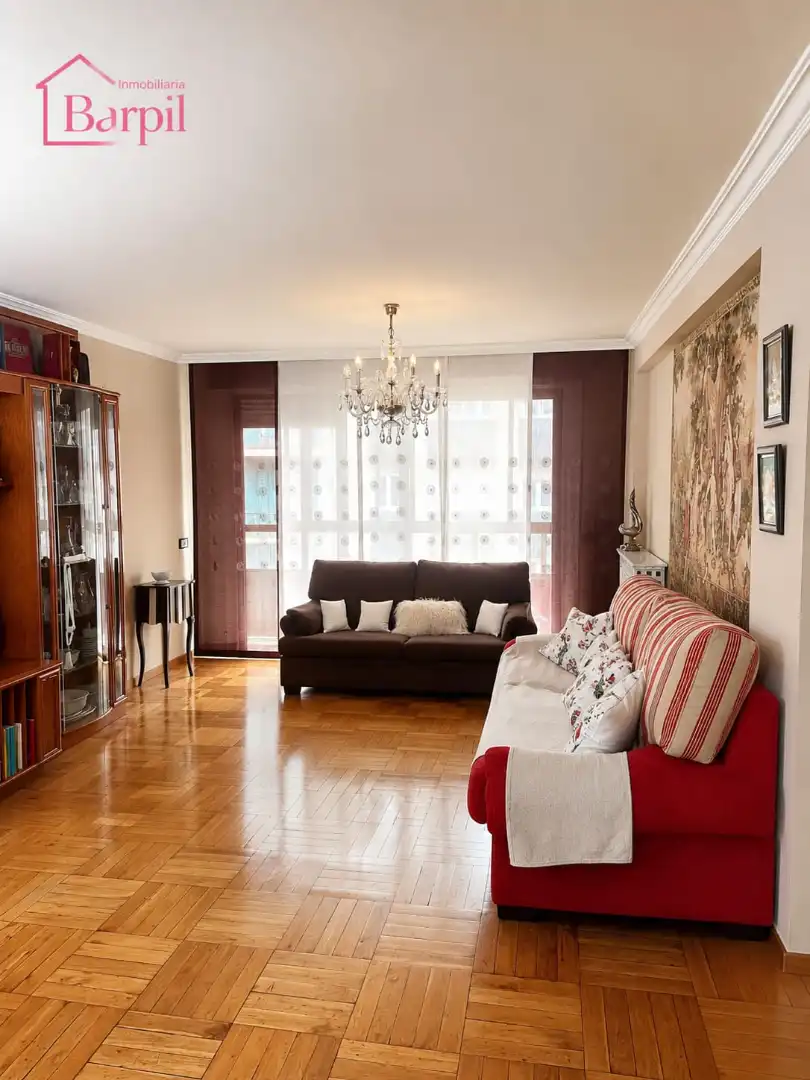Living room of Flat for sale in Vigo   with Heating, Parquet flooring and Storage room