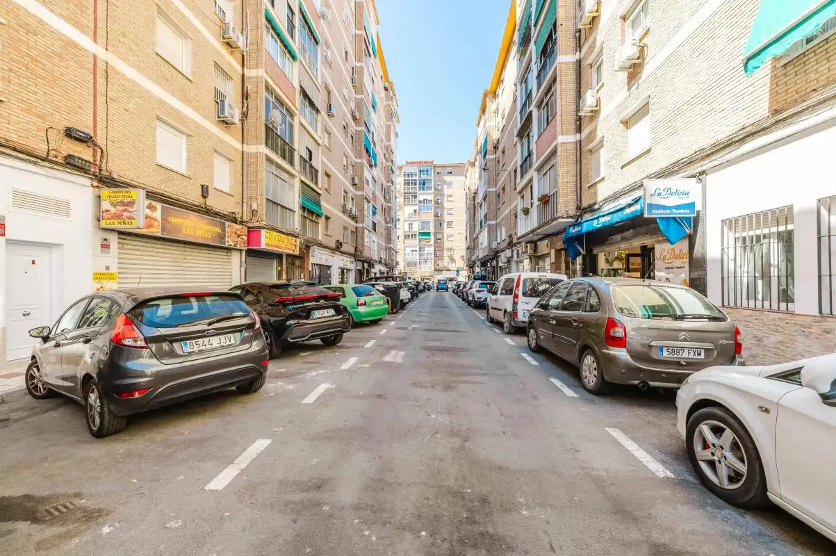 Vista exterior de Planta baixa en venda en Málaga amb Calefacció