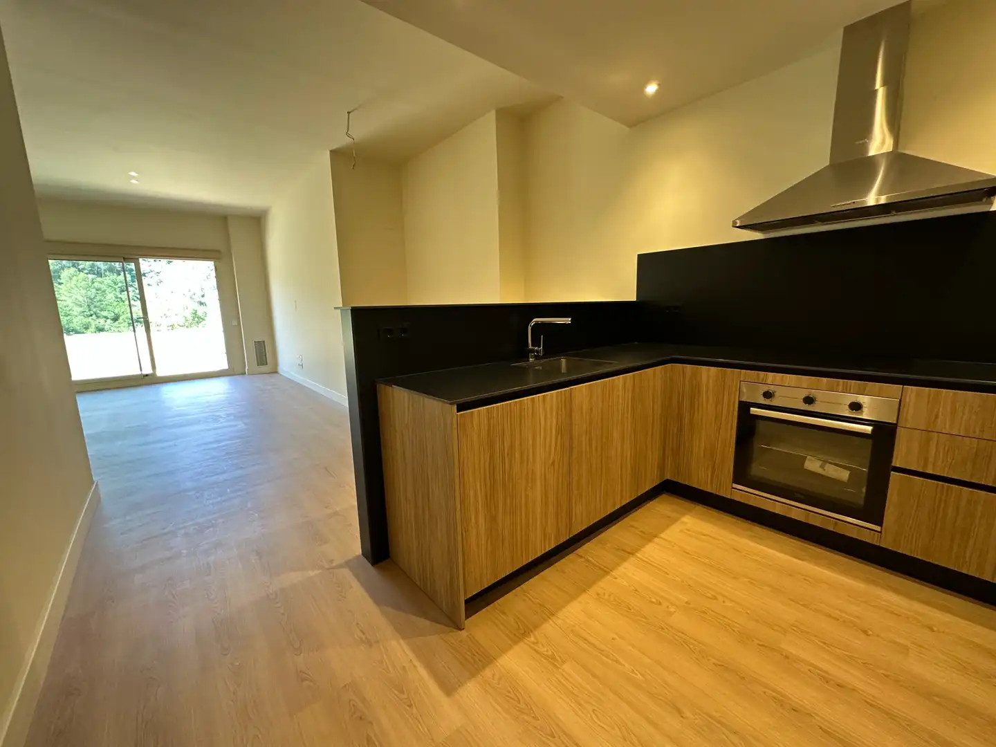 Neubau-Erdgeschosswohnung mit Garten zum Verkauf in Avinguda de Catalunya 55