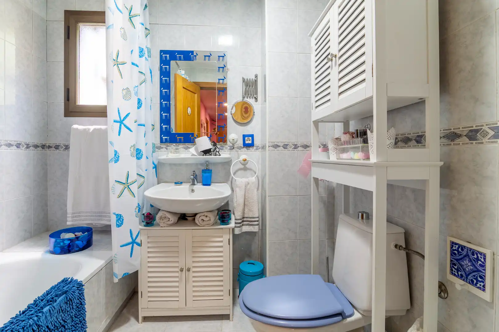 Bathroom of Ground floor for sale in Alcorcón  with Heating, Private garden and Parquet flooring