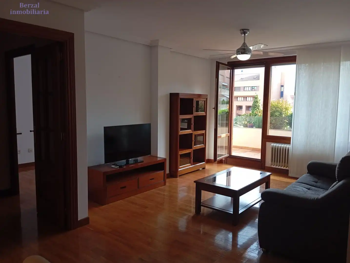 Sala de estar de Piso de alquiler en  Logroño con Calefacción, Jardín privado y Terraza