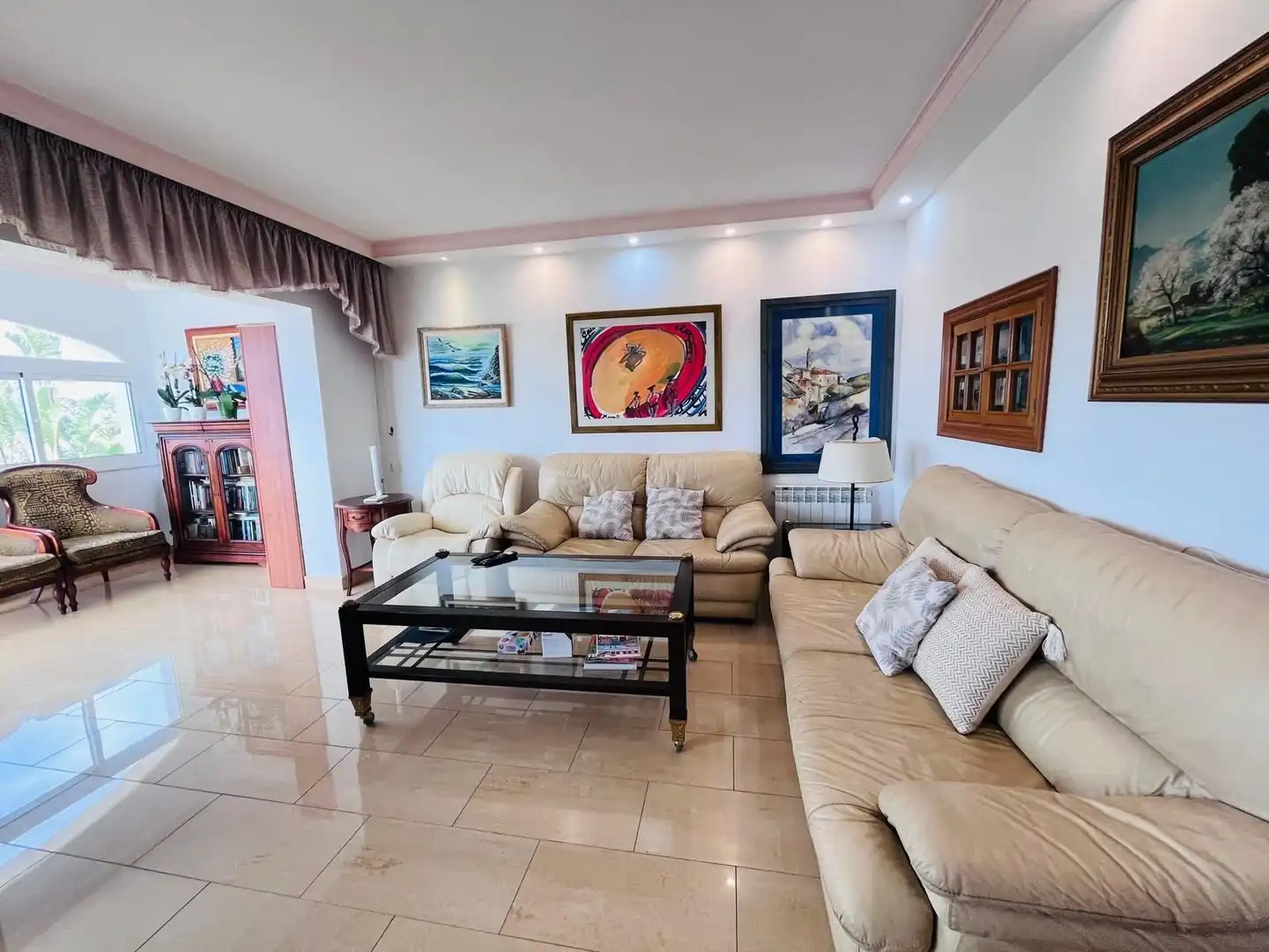 Living room of Houses for sale in Sant Pere de Ribes  with Air Conditioner, Heating and Swimming Pool