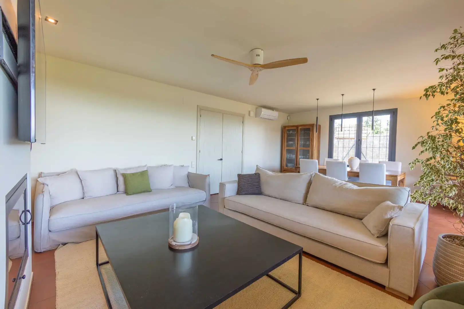 Living room of Houses for sale in Sant Vicenç de Montalt  with Air Conditioner, Heating and Private garden