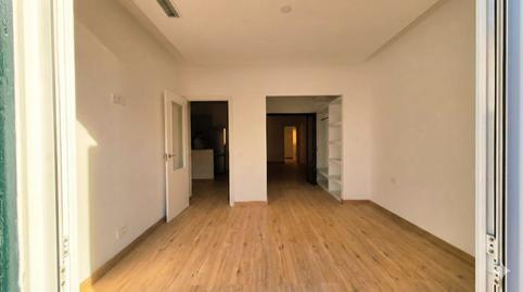 Foto 5 de Pis en venda a Carrer de la Muntanya, El Camp de l'Arpa del Clot, Barcelona