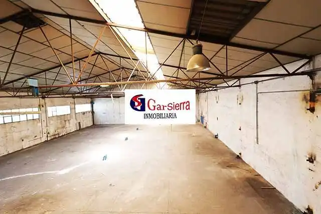 Nave industrial en venta en Camarma de Esteruelas