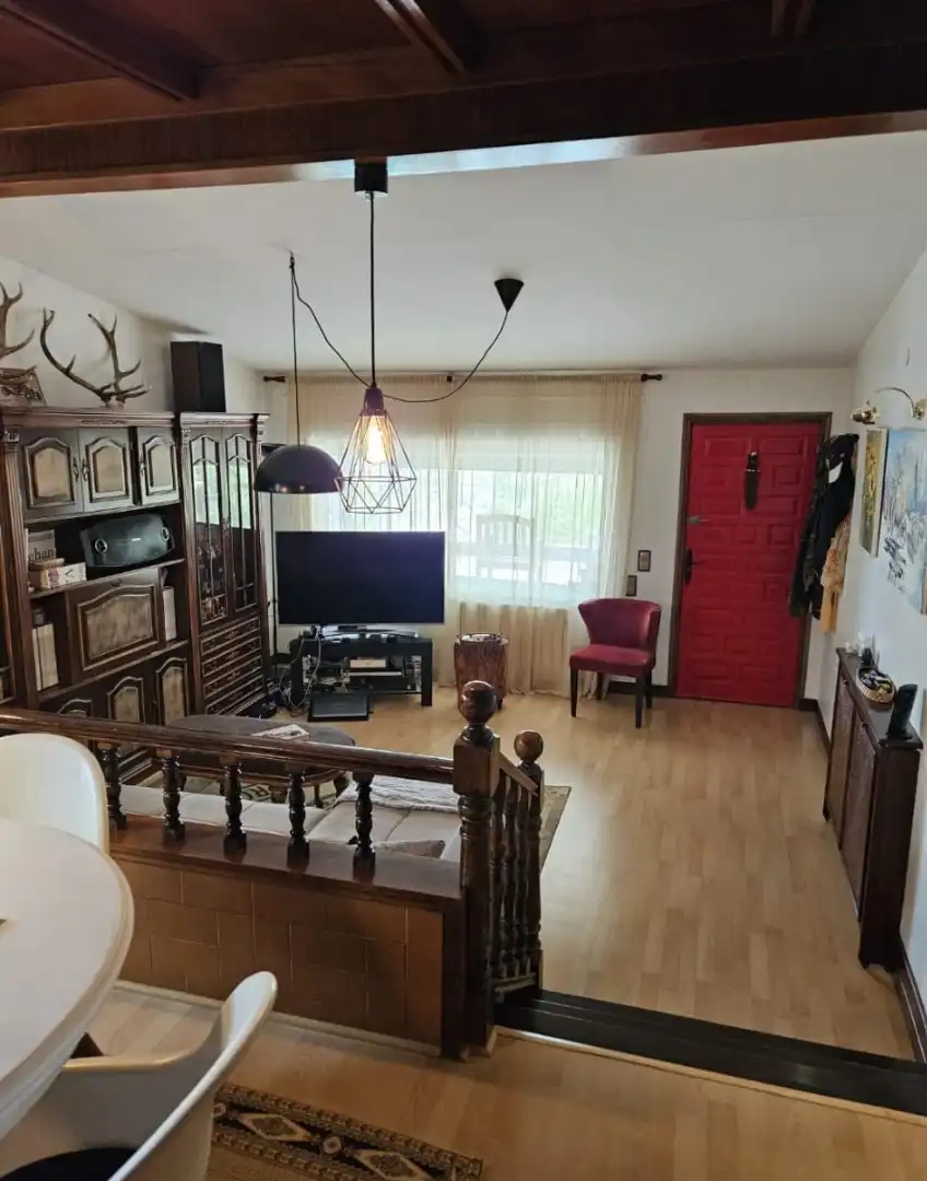 Sala de estar de Casa o chalet en venta en Navahondilla con Calefacción, Jardín privado y Parquet