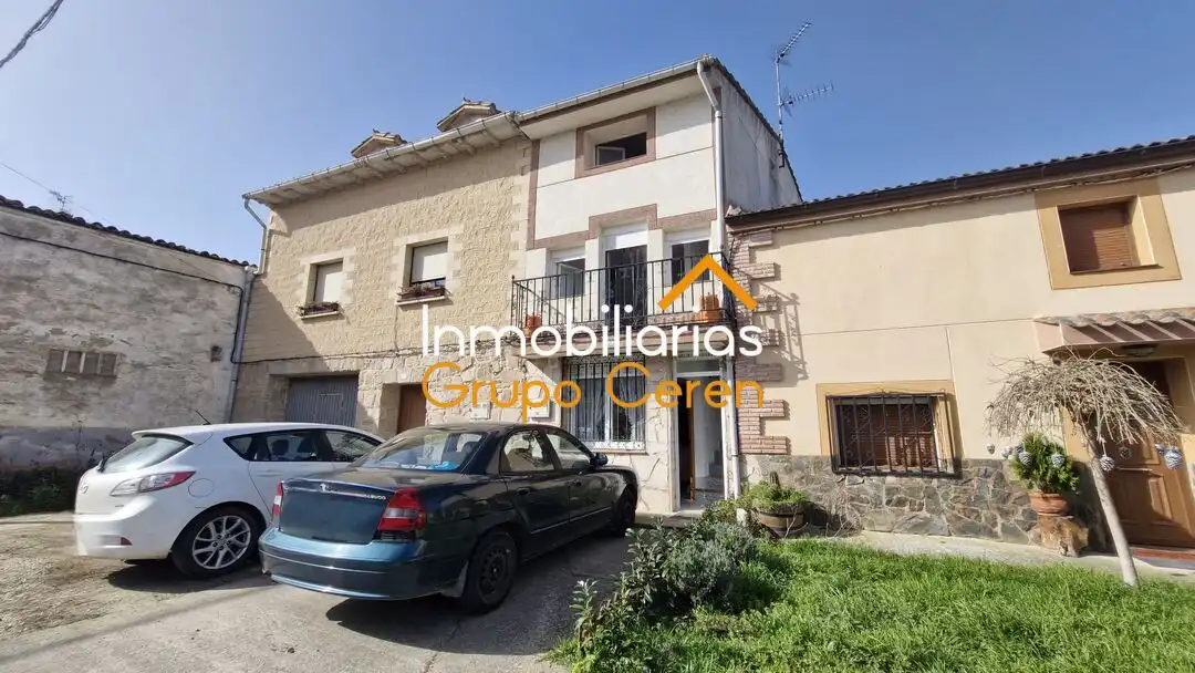 Casa adosada en venda a Herramélluri