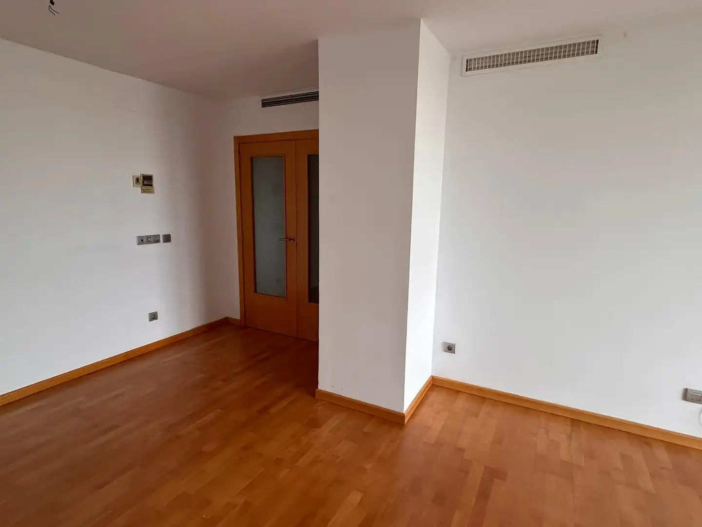 Wohnung zum Verkauf in Mislata mit Klimaanlage, Heizung und Parkett