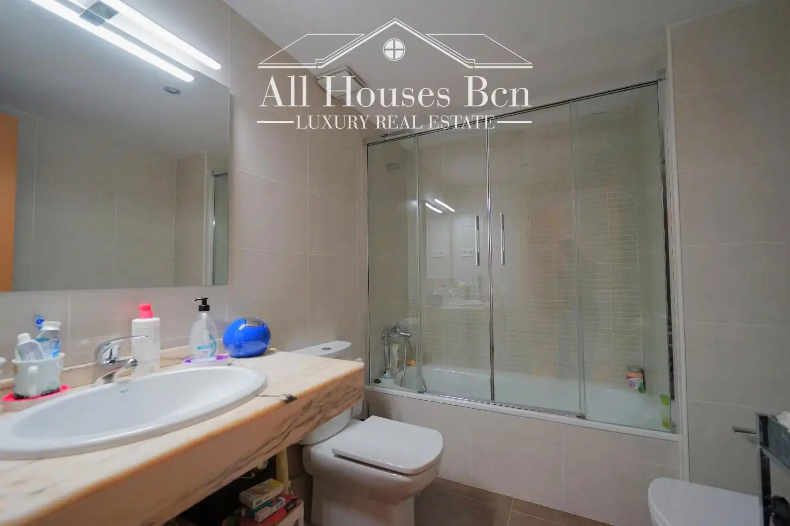 Bathroom of Detached homes for sale in Sant Quirze del Vallès  with Air Conditioner, Heating and Private garden