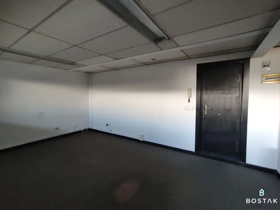 Büro mit Aufzug zur Miete in Ibáñez de Bilbao Kalea, imagen 17