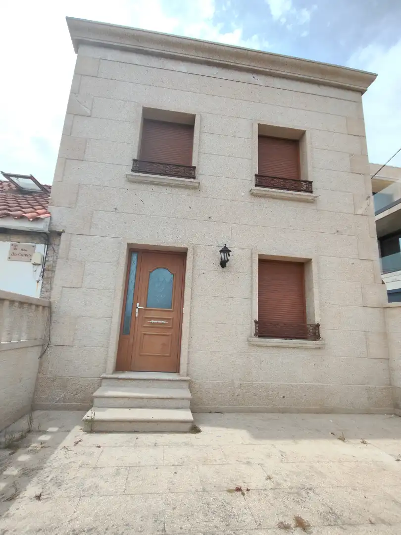 Vista exterior de Casa o chalet en venta en Ribeira con Terraza