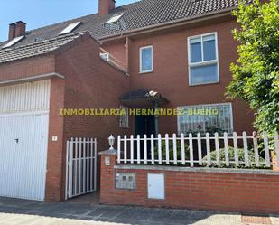 Casa adosada en venda a Carrascal de Barregas