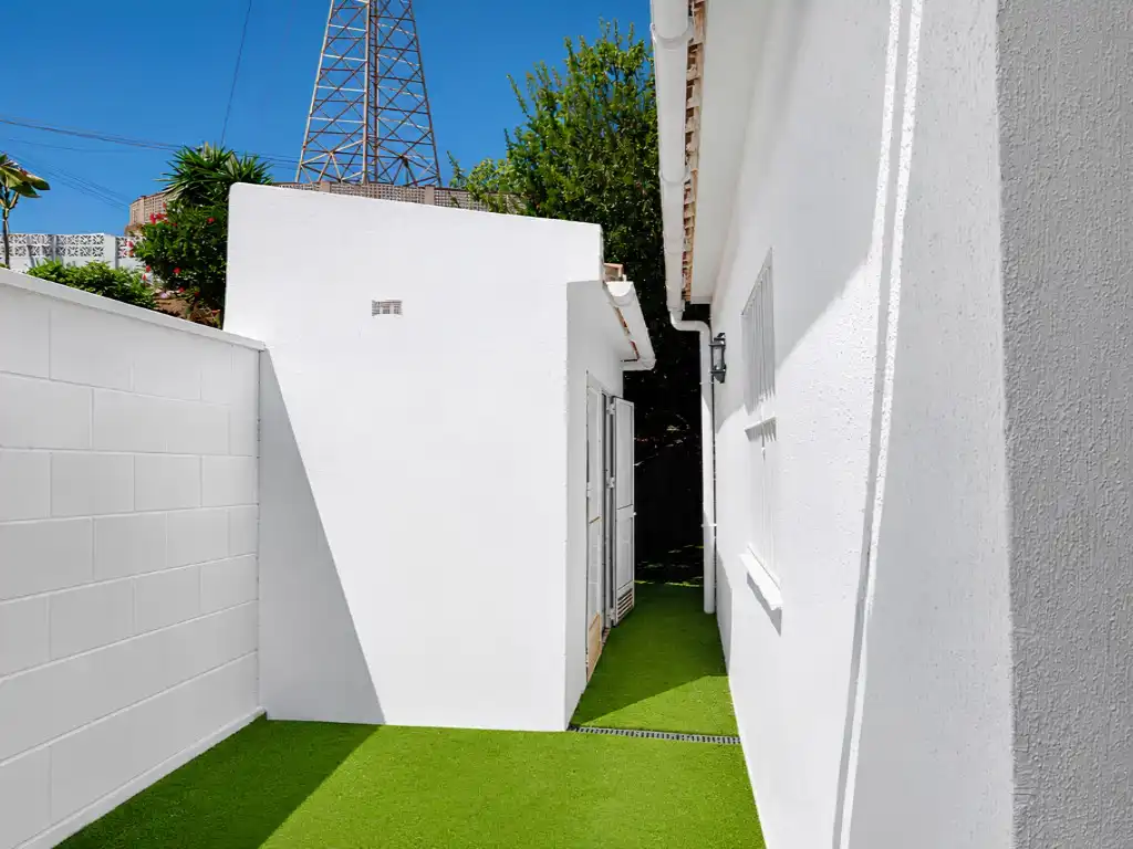 Vista exterior de Casa o xalet en venda en Fuengirola amb Jardí privat, Terrassa i Balcó