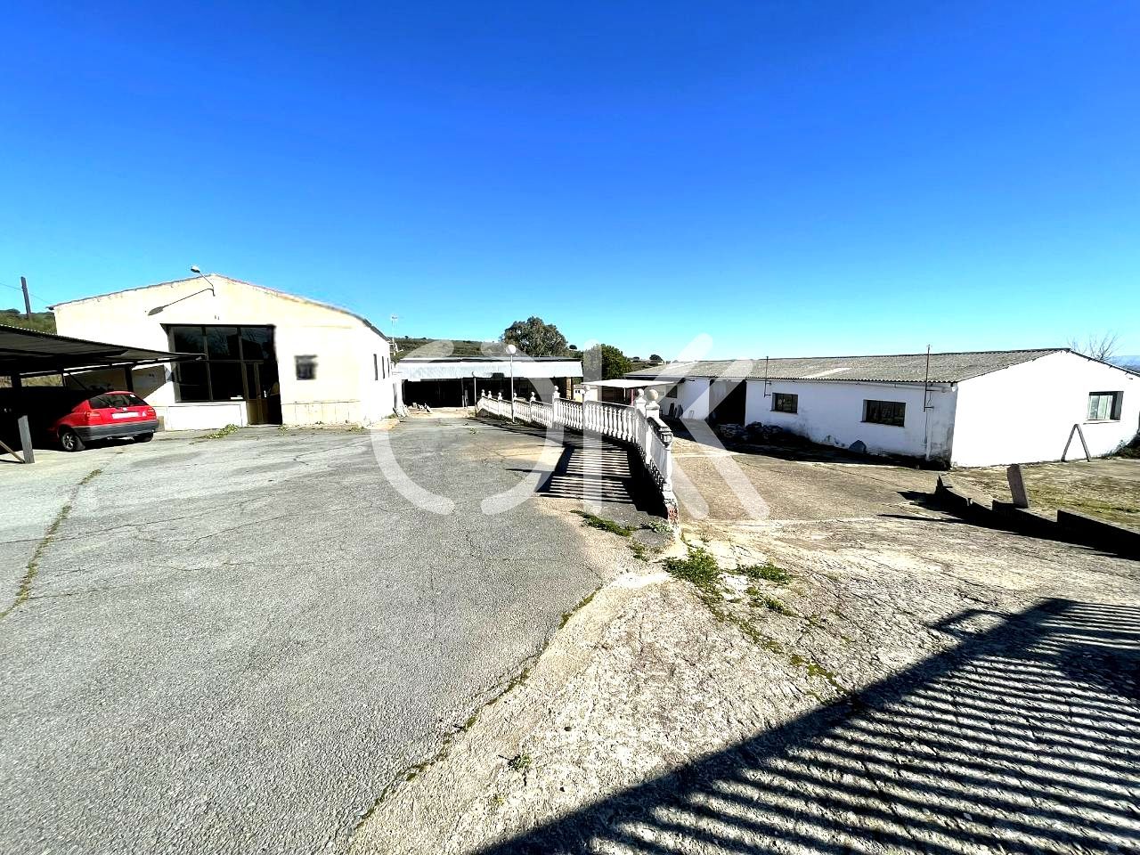 Industrial buildings to rent in Real, Coria