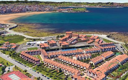 Vista exterior de Casa o xalet en venda en Gijón  amb Terrassa i Piscina