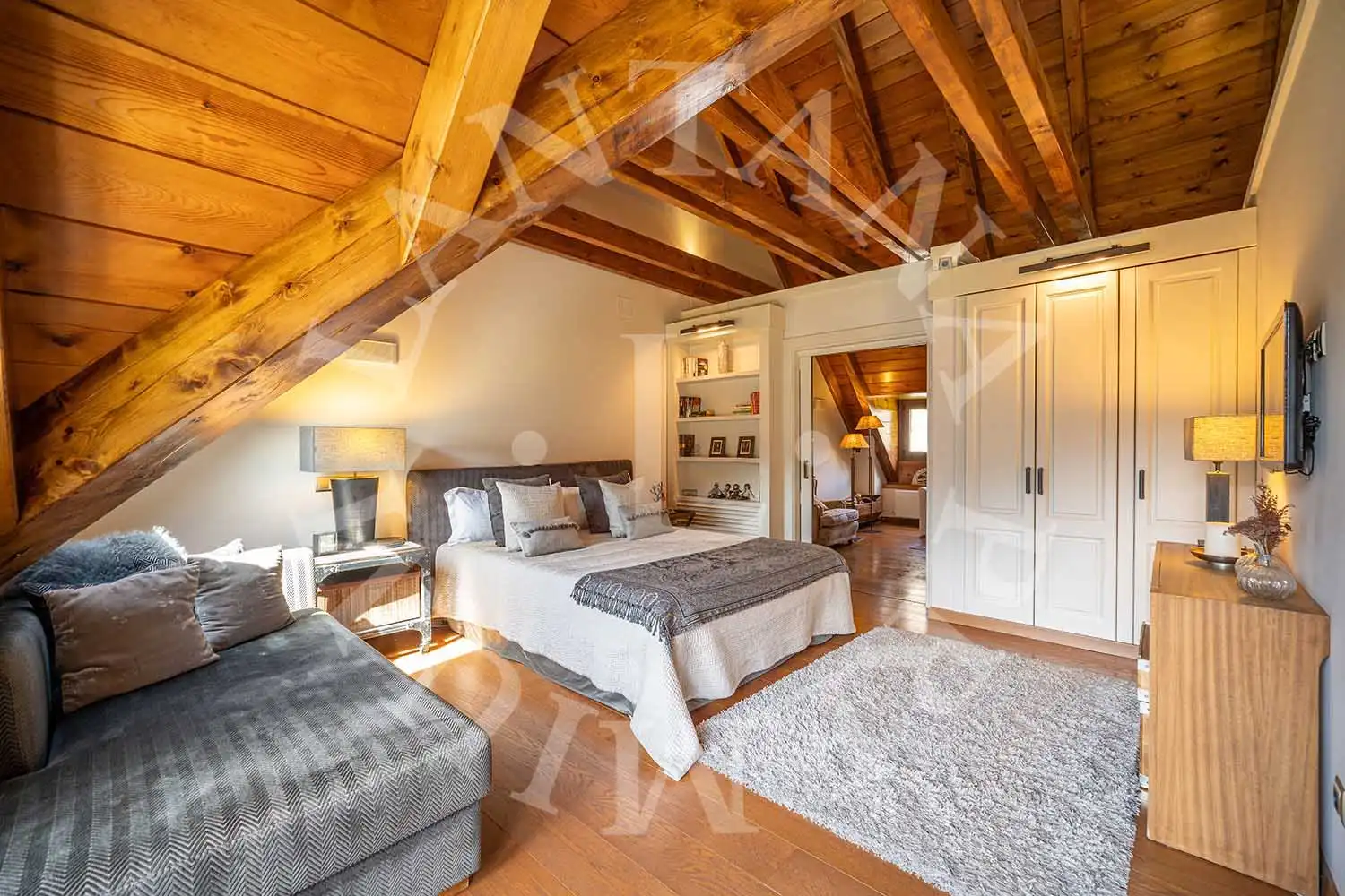 Habitación de Casa adosada en venta en Naut Aran con Calefacción, Jardín privado y Parquet