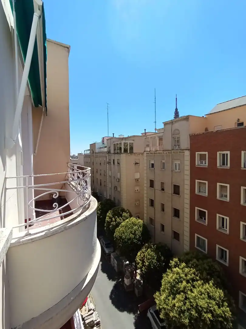 Vista exterior de Piso de alquiler en Madrid con Aire acondicionado, Calefacción y Parquet