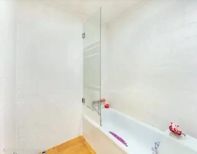 Bany de Pis en venda en Riba-roja de Túria amb Aire condicionat, Terrassa i Moblat