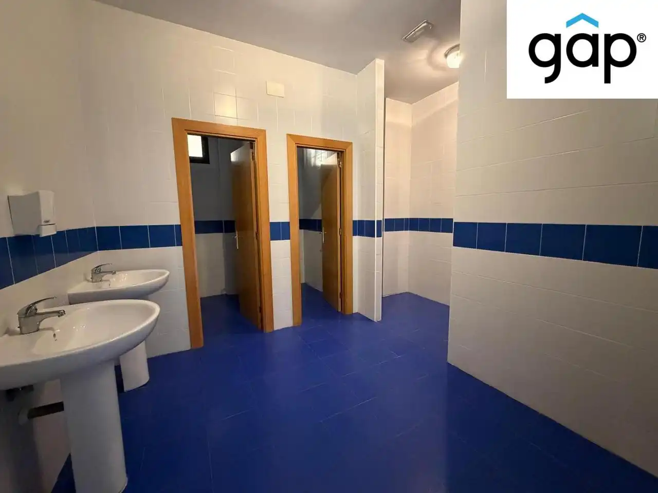 Bathroom of Flat for rent in Cuenca  with Air Conditioner, Heating and Parquet flooring