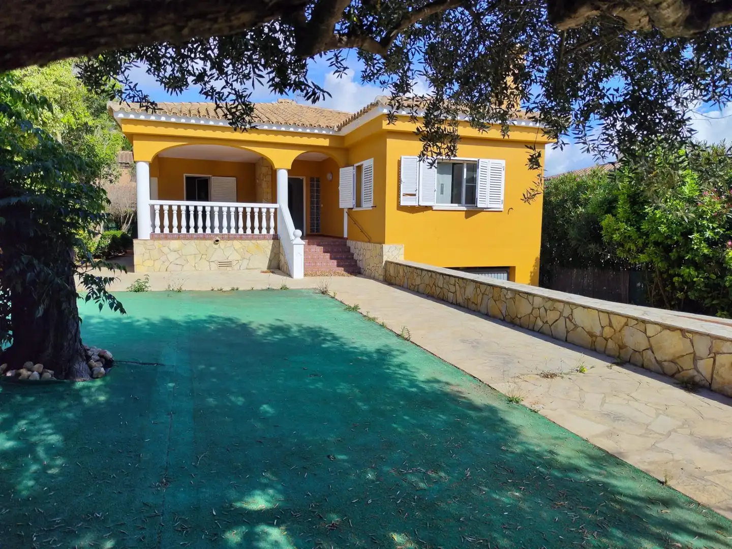 Vista exterior de Casa o xalet en venda en Oropesa del Mar / Orpesa amb Aire condicionat, Calefacció i Jardí privat