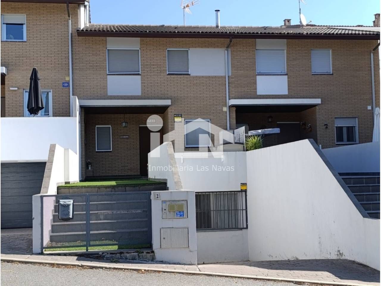 Vista exterior de Casa o xalet en venda en El Hoyo de Pinares  amb Calefacció, Jardí privat i Terrassa