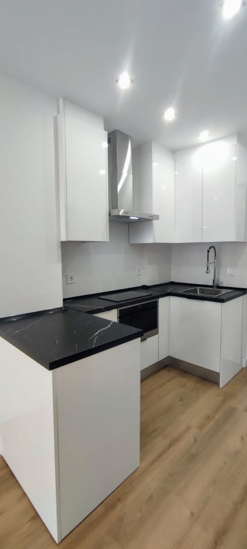 Cuina de Estudi en venda en Benalmádena amb Aire condicionat, Terrassa i Moblat