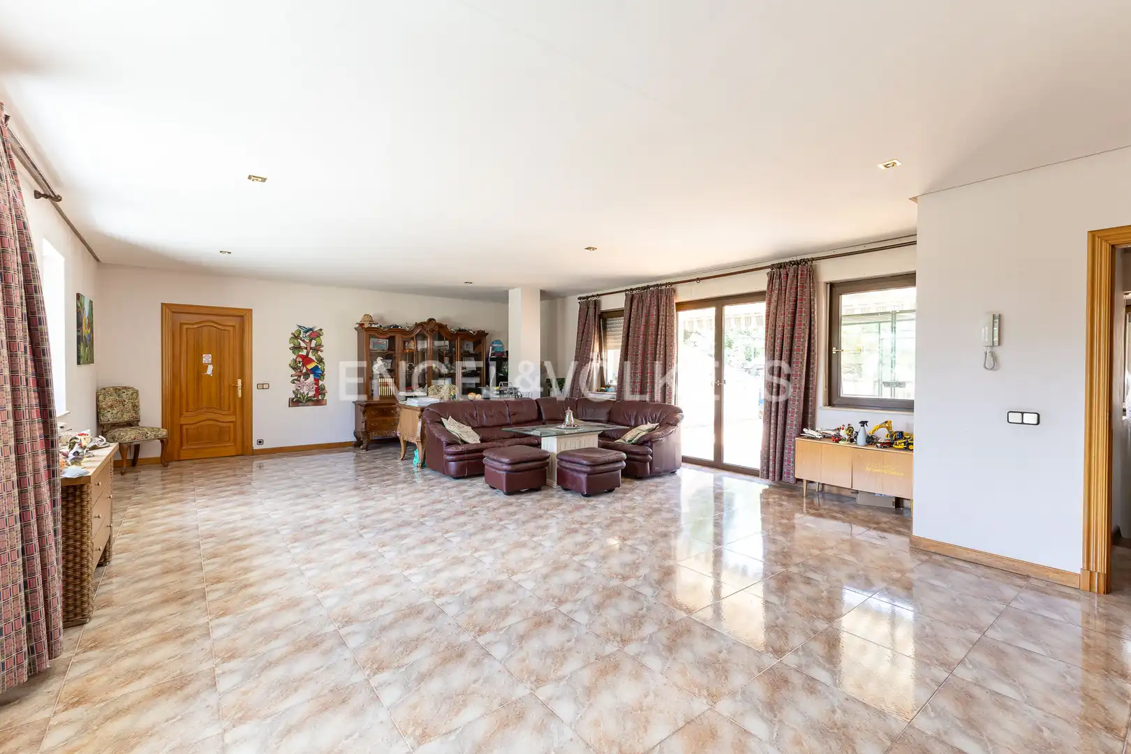 Sala d'estar de Finca rústica de lloguer en Pozuelo de Alarcón amb Calefacció, Jardí privat i Terrassa