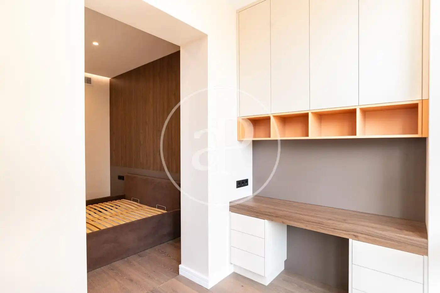 Bedroom of Flat for sale in Barcelona  with Air Conditioner, Heating and Balcony