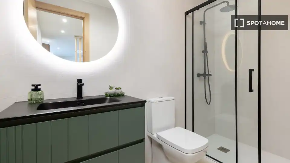 Baño de Estudio para compartir en Valencia con Aire acondicionado, Terraza y Amueblado