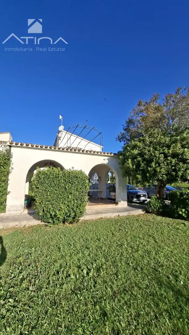 Vista exterior de Casa adosada en venda en Dénia amb Aire condicionat, Calefacció i Jardí privat