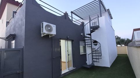 Foto 2 de Casa o chalet en venta en Avenida Carmen Laffon, 1, Burguillos, Sevilla