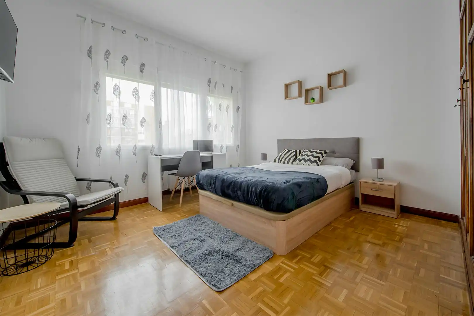Habitación de Piso para compartir en Madrid con Calefacción, Lavadora y TV