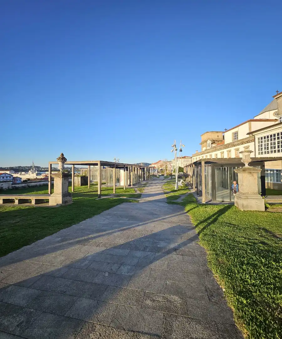 Vista exterior de Dúplex en venda en Ferrol amb Balcó