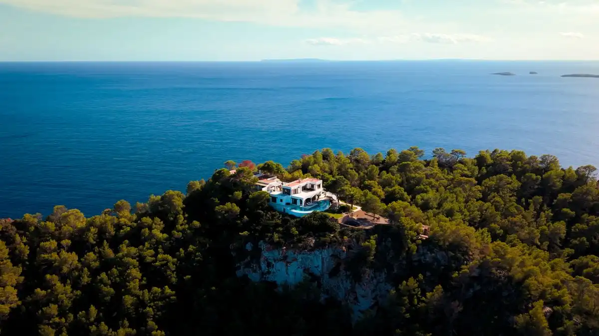 Piscina de Casa o xalet en venda en Santa Eulària des Riu amb Aire condicionat, Calefacció i Jardí privat