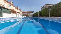 Piscina de Casa adosada en venda en Ogíjares amb Aire condicionat, Calefacció i Terrassa