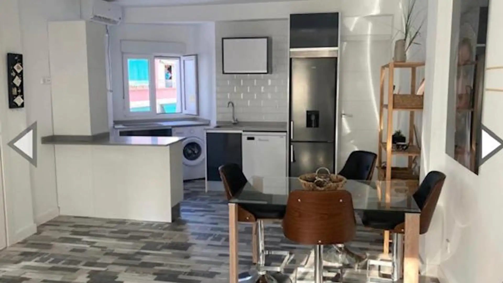 Kitchen of Flat for sale in  Madrid Capital  with Furnished