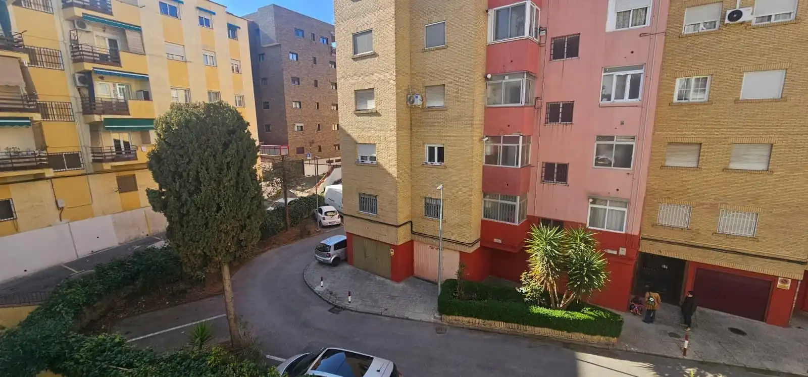 Vista exterior de Pis de lloguer en Granada amb Balcó